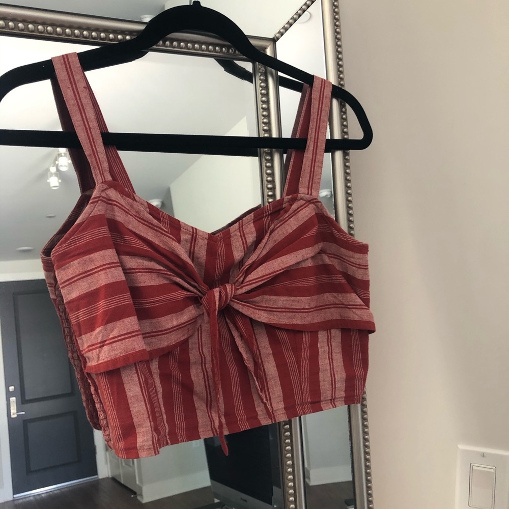 Arizona Jean Co. Crop Top with Bow Detail.